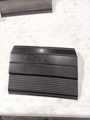 OEM 84-85 Toyota Celica raro faro derecho/paso exterior cubierta exterior moldura OEM Foto 1 de 4