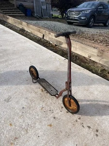 SELTEN Auto Raduntersetzer Firma Kick Scooter Pedal Auto schöner Scheunenfund! - Bild 1 von 24