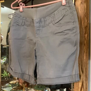 Duo Maternity gray shorts Sz Medium with pockets EXCELLENT - Picture 1 of 3