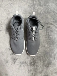 Größe 8,5 – Nike Roshe One Wolf Grey Damen-Laufschuhe grau weiß - Bild 1 von 7