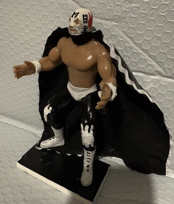 Mil Mascaras 7" Lucha Libre Mexican  Wrestler Figure Japan Mask Cape 7 in Cmll - Image 1 of 4