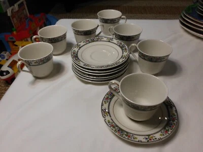 Lote de 7 juegos de tazas y platillos Royal Doulton Tavistock China. 14 piezas Foto 1 de 3