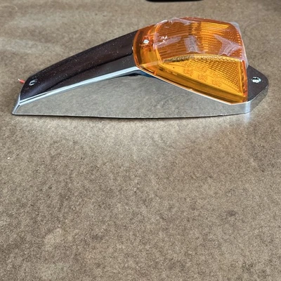 Amber LED Cab Roof Marker Light - Peterbilt Kenworth Freightliner Truck Untested - Image 1 of 4