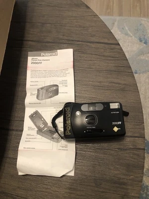 Polaroid 2000FF Focus Free Auto Flash 35MM Film camera  - Image 1 of 2