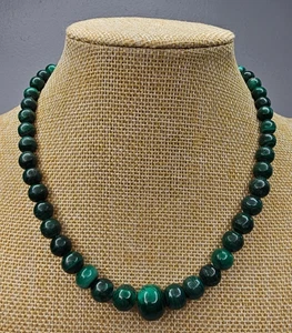 Vintage Dark Green Malachite Graduated Bead Necklace 17” Brass Barrel Clasp - Picture 1 of 6