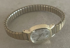 Vintage 1980s Timex Women’s Wristwatch Gold Tone Stretch Band Manual Wind WORKS! - Picture 1 of 14