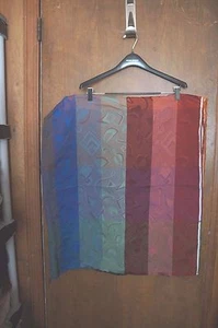 VTG MULTI-COLORED GEOMETRIC PATTERN. UPHOLSTERY FABRIC - Picture 1 of 3