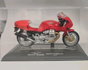 1:24 scale diecast model of a Moto Guzzi Daytona 1000 motorcycle - Picture 1 of 1