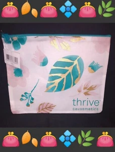 👛🌿💠🍂💄BOLSA DE MAQUILLAJE THRIVE CAUSEMMETICS 10” x 8” VEGANA NUEVA CON ETIQUETAS👛🌿💠🍂💄 - Imagen 1 de 4