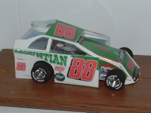 1/32 - DIRT MODIFIED BODY #88 MOUNTIAN DEW- AJUSTABLE WHEEL BASE-BODY ONLY-A - Picture 1 of 1