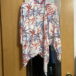 Forever 21 Contemporary size Medium tropical floral open front cover wrap shawl - Picture 1 of 7