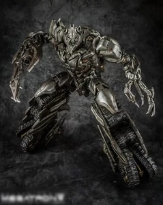 Dream Factory GOD-11s Leader Tank Megatrron - Battle Damaged - Picture 1 of 6