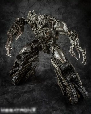 Dream Factory GOD-11s Leader Tank Megatrron - Battle Damaged - Image 1 of 4