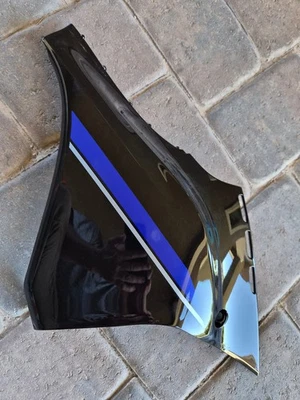 Capuz painel carenagem esquerdo original do fabricante Yamaha 2020-2025 YZF-R1M B3L-2842M-00 - Imagem 1 de 3