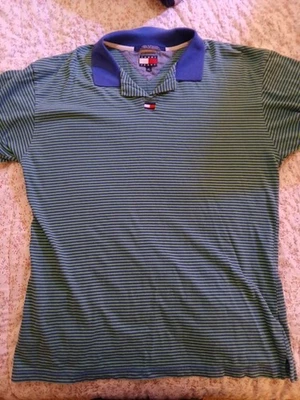 Camisa polo masculina listrada verde, amarela, azul Tommy Hiliger usada média - Imagem 1 de 4