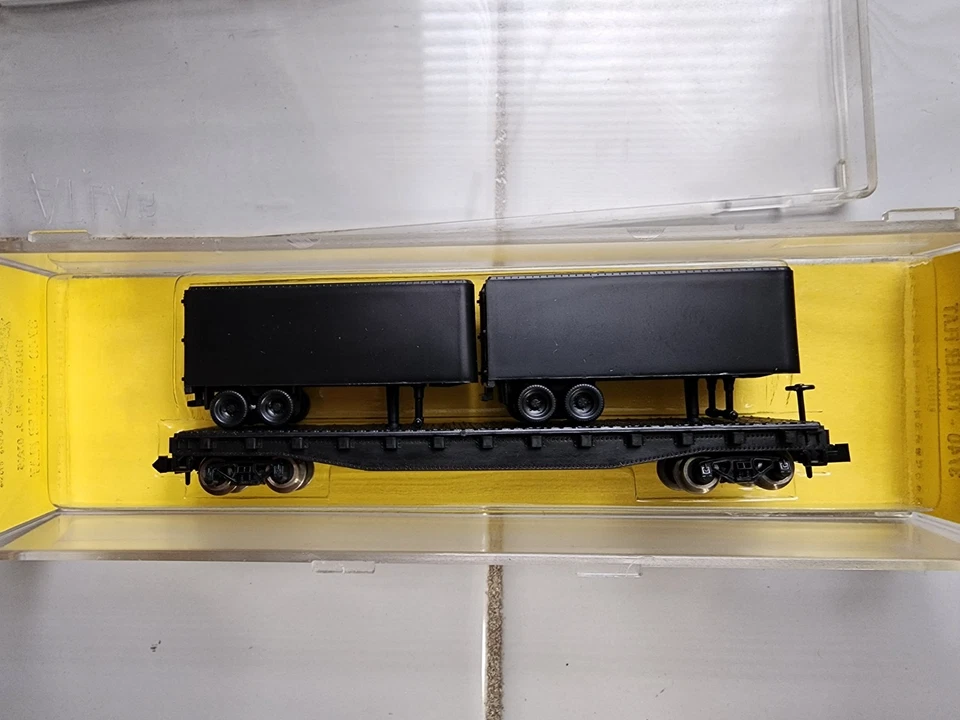 Atlas 3740 Trailer Flat Undec. Piggy back N gauge - Image 1 of 4