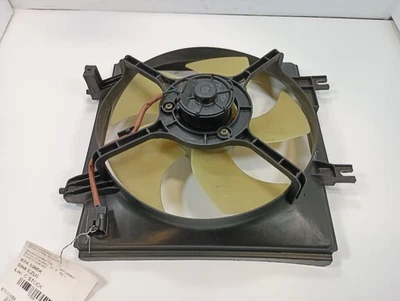 Conjunto de motor ventilador condensador derecho pasajero de 2011 Subaru Legacy 1173468 Foto 1 de 4