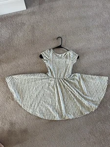 Dot Dot Smile Size 7 Dress White With Blue And Green Dots - Picture 1 of 3