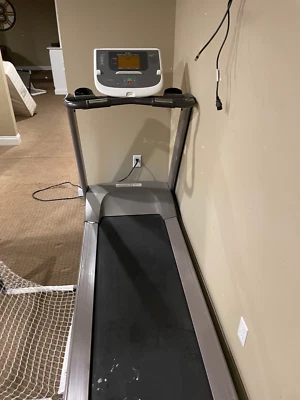 Esteira Precor 9.23/9.27  - Imagem 1 de 4