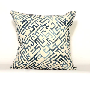 Villa home  Throw Pillow Cover  22 x 22 NWOT - Picture 1 of 4