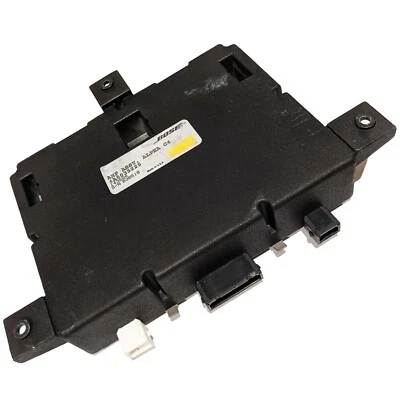 Amplificador amplificador de rádio antena fabricante de equipamento original Audi A6 A6 Quattro S6 2001-2004 / 4A5035225 - Imagem 1 de 4