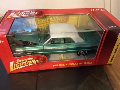 JOHNNY LIGHTNING 2010/ 1:24 MUSCLE CARS R42 1964 CHEVY IMPALA SS GREEN/WHITE NEW - Image 1 of 4