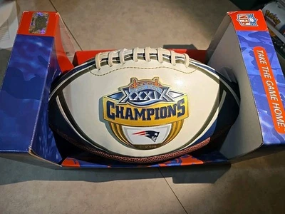 New England Patriots Super Bowl XXXIX Campeones Fútbol Solo 10.000 Hecho Foto 1 de 4