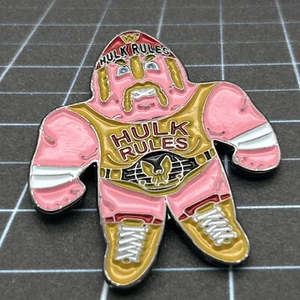 Hulk Hogan Wrestling Buddy Pin - WWF 1,25" Wrestling Hut Pins HULKAMANIA Neu - Bild 1 von 4