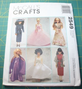 1999 McCall's Crafts 2549 FASHION DOLL Barbie abiti da giorno/sera/abito FF non tagliato - Foto 1 di 6