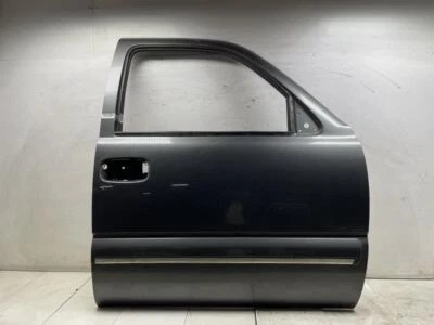 Chevrolet Suburban 1500 2002 puerta delantera derecha del lado del pasajero carcasa gris tormenta  Foto 1 de 4
