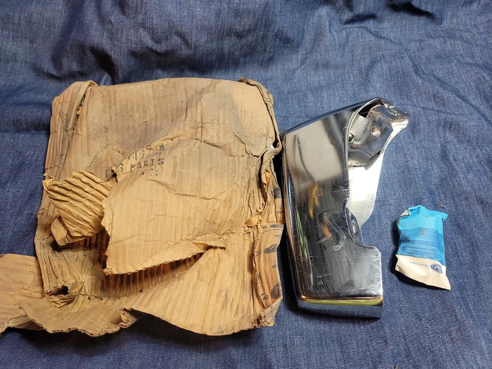 Protector de parachoques cromado Lincoln Continental LF 1976-1979 nos (D6VY17997A)  Foto 1 de 4