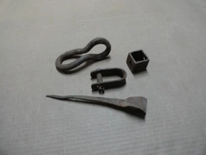 Vntg Hand Forged Lot of 4 Twisted Link Square Ferrule Shackle & Pin Whatsit 'TL' - Picture 1 of 12