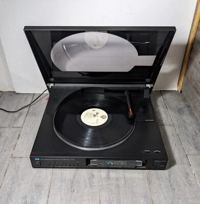 Vintage Sansui P-L50 Compu Edit Linear Tracking DD Turntable Record Player - Image 1 of 4