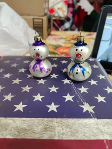 Schneemann Ornament 2er Set handbemaltes Glas 2,5 Zoll Vintage - Bild 1 von 3