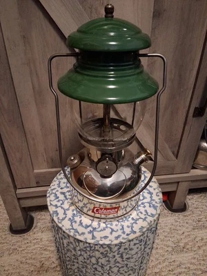 Фонарь профессиональный Coleman модель 202. 1 из 58 дат - Изображение 1 из 4