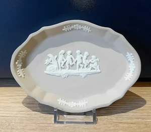 Vintage Wedgwood Jasperware Small Oval Dish Rare Beige/Light Taupe Colour VGC - Picture 1 of 3