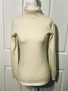 Vintage 1970s Ballantyne Scottish 100% Cashmere Ivory Turtleneck Sweater Size S - Picture 1 of 4
