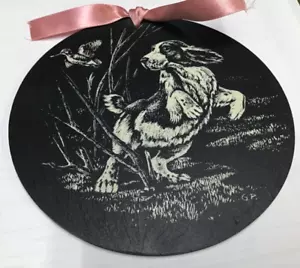 Slate Drawing of Spaniel and duck by G.P. on round slate 6in dia painted gc - Picture 1 of 9
