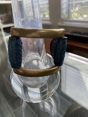 Brazalete de cuero J&M Davidson color azulado azul hecho en España Foto 1 de 4