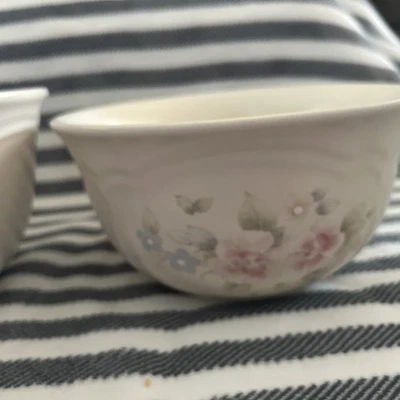Conjunto de 2 tigelas de porcelana floral pastel Pfaltzgraff - Imagem 1 de 4