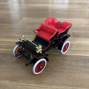 Signature 1903 Cadillac Runabout Old School Black Red 1:32 Scale 032823WT2-G - Picture 1 of 10