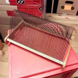 Vinyl Retro Single Ständer aus Holz, für 50 Singles, braun - Bild 1 von 1