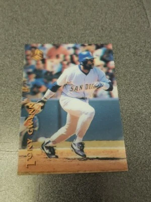 1995 Pinnacle Sportflix #133 Tony Gwynn Baseball Card San Diego Padres - Image 1 of 3