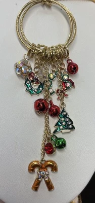 Collar de Navidad Kohl's para mujer tono plata dijes bastones de caramelo corona de árbol Foto 1 de 4