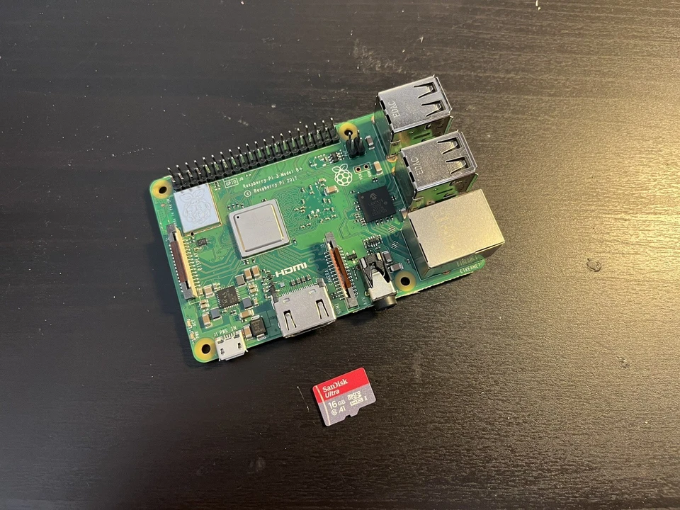 Raspberry Pi 3 B+ Plus (Broadcom BCM2837B0, 1,40GHz, 1GB RAM) 16 GB Sd - Bild 1 von 1