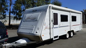 Jayco Heritage 24ft Caravan Interior updated New A/C 12v Fridge/Freezer Ensuite - Picture 1 of 18