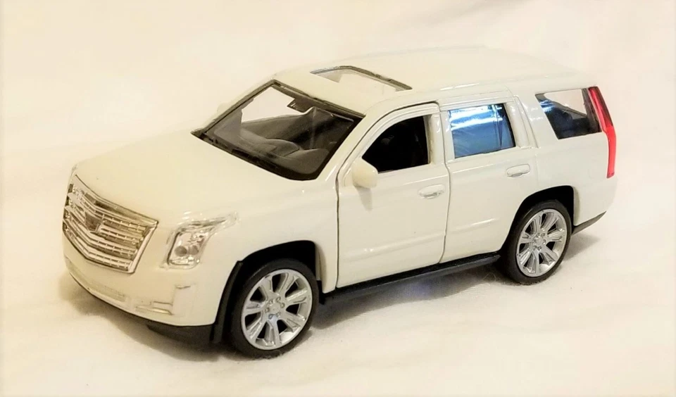 Welly - 1:34-1:39 Scale Model 2017 Cadillac Escalade White (BBWE43751DW) - Image 1 of 1