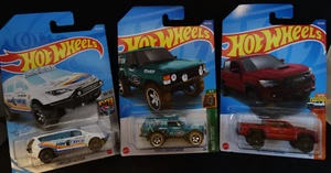 Hot Wheels Chrysler Pacifica Treasure Hunt Range Rover Classic Toyota Tacoma - Picture 1 of 4