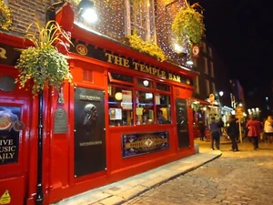 THE TEMPLE BAR eine Irish Pub Bar in Dublin Bild in einem 8"" x 10"" DRUCK #ttb5 - Bild 1 von 1