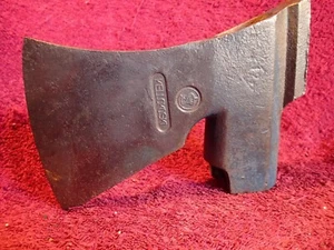 RARE VERY NICE 1.474 kg VINTAGE AXE HEAD KELLOKOSKI 12/2 FINLAND FINNISH - Picture 1 of 7